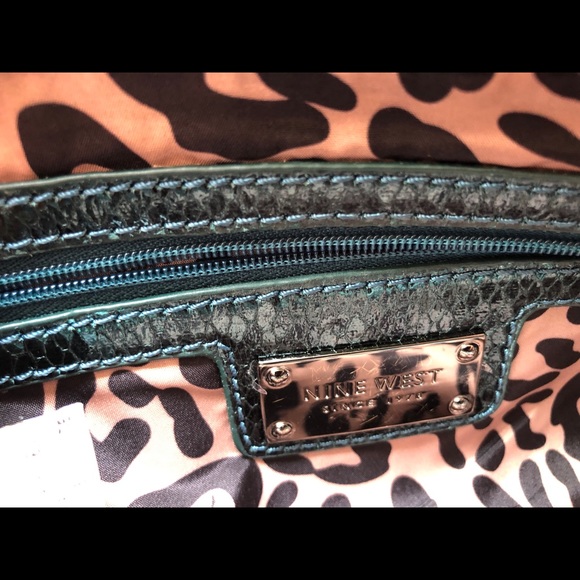 Nine West Reversible Black Green Clutch Snake Pattern On Both Sides Kiss Lock - Picture 12 of 15